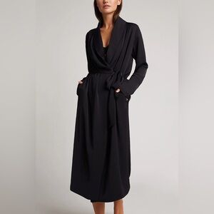 NWT NEGATIVE Supreme Classic Robe Black Women’s Medium 7158